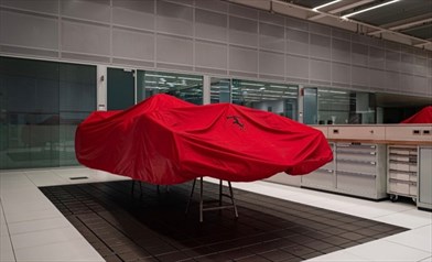 Ferrari, nuova livrea per la SF-24: sparisce il nero? Arriva un altro indizio sui social