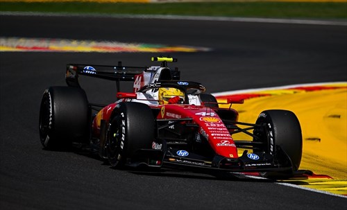Ferrari, paradosso Hamilton: veloce malgrado la SF-26 danneggiata. Il motivo  - Ferrari, paradosso Hamilton: veloce malgrado la SF-26 danneggiata. Il motivo 