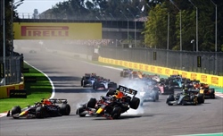 Ferrari: perché non rischiare quando ormai non c’è nulla da perdere? - Ferrari: perché non rischiare quando ormai non c’è nulla da perdere?