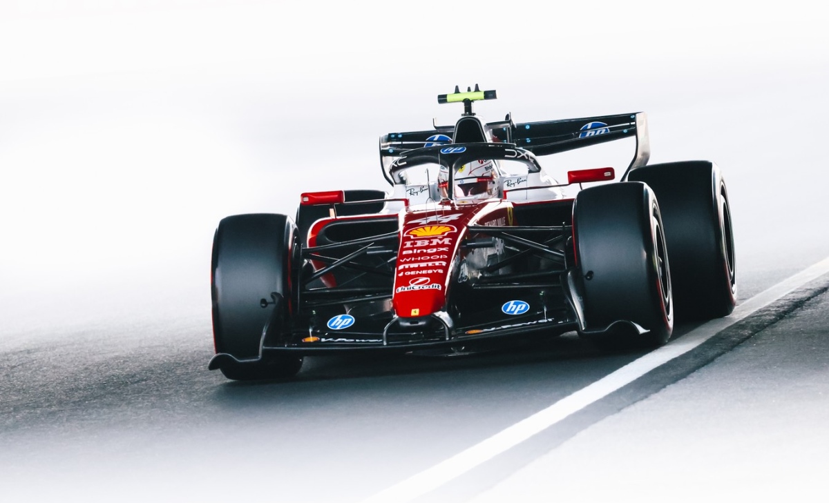 Ferrari rivoluziona e mette le ali, Red Bull copia la 'macarena' 