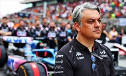 Ferrari, prende quota l'ipotesi De Meo. Lui smentisce, ma le cose potrebbero cambiare - Ferrari, rumors su De Meo. Lui tiene per la Rossa, ma smentisce