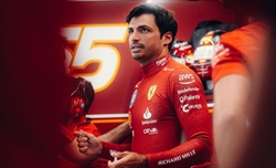 Ferrari, Sainz: «Abbiamo un problema ai freni, ma non sappiamo il perché»