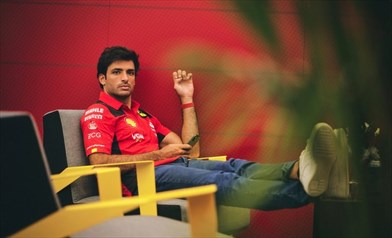 Ferrari, Sainz: «Difficile avvicinare la Red Bull, ma se qualcuno può farlo è la Ferrari»