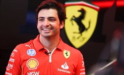 Ferrari, Sainz fa il «finto» uomo squadra (ancora una volta...)
