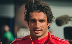 Ferrari, Sainz rapinato a Milano. Lo scippo, l'inseguimento e l'arresto: ecco come è andata - Ferrari, Sainz rapinato a Milano: ecco come è andata