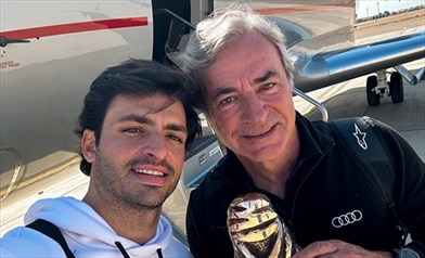 Ferrari, Sainz Sr preoccupato: «Il futuro di Carlos non è chiaro». E parla di Hamilton - Ferrari, Sainz Sr preoccupato: «Il futuro di Carlos non è chiaro». E parla di Hamilton