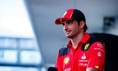 Ferrari, Sainz: «Vogliamo battere Mercedes tra i costruttori. Verstappen? Merita il titolo, ma...» - Ferrari, Sainz: «Vogliamo battere Mercedes tra i costruttori. Verstappen? Merita il titolo, ma...»