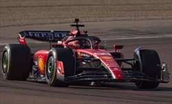 Ferrari SF-23: il muso si 'schiaccia' ed il sound del motore è mostruoso - Ferrari SF-23: il muso si 'schiaccia' ed il sound del motore è mostruoso