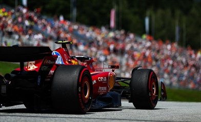 Ferrari, si cambia: «la macchina di Hamilton» sarà del tutto diversa dalla SF-24. I dettagli 