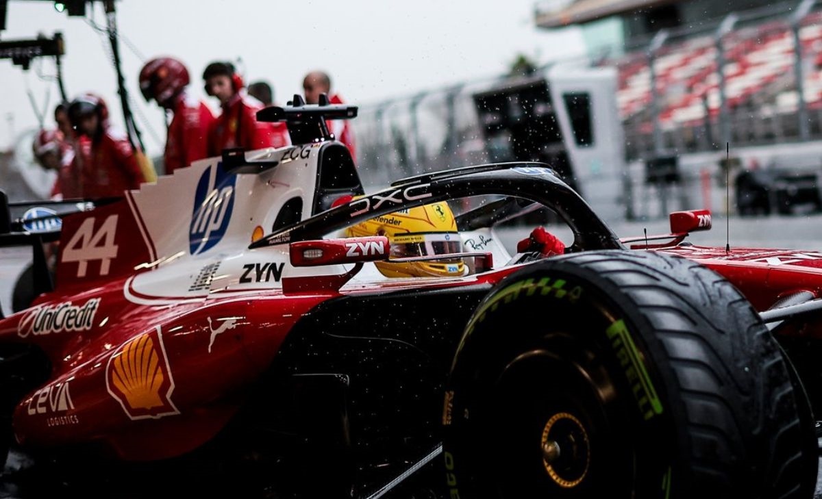 Ferrari sotto l’acqua, Hamilton non si ferma: 57 giri di segnali promettenti