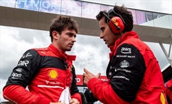 Ferrari, squadra spaccata dopo Silverstone? La clamorosa indiscrezione dell'ex - Ferrari, squadra spaccata dopo Silverstone? La clamorosa indiscrezione dell'ex