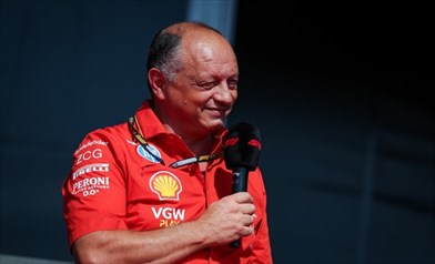 Ferrari, Vasseur ammette: «Tattica rischiosa, ma programmata. Leclerc e Sainz perfetti»