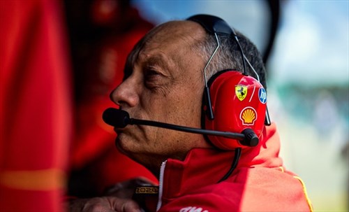 Ferrari, Vasseur ci crede: «McLaren è battibile. Con la sospensione siamo cresciuti»
