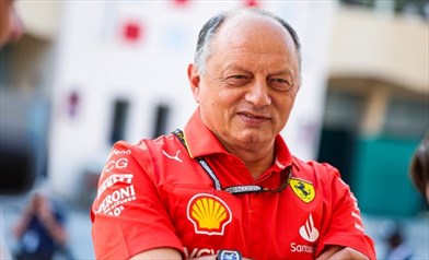 Ferrari, Vasseur: «Dobbiamo spingere al limite, come nel 2023». Sulle condizioni di Sainz...