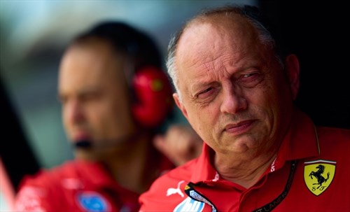 Ferrari, Vasseur fa scaricabile: «Piloti convinti di fermare gli sviluppi ad aprile» - Ferrari, Vasseur fa scaricabile: «Piloti convinti di fermare gli sviluppi a aprile»