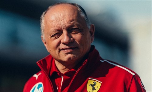 Ferrari, Vasseur: «Giorno storico, lavoriamo come pazzi». Ma attenzione ai proclami 