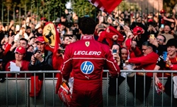 Ferrari, Vasseur ricorda la doppietta australiana e suona la carica: «Rendiamo orgogliosi i fan» - Ferrari, Vasseur ricorda la doppietta australiana e suona la carica: «Rendiamo orgogliosi i fan»