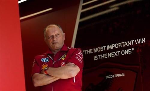 Ferrari, Vasseur: 'SF-25 ha potenziale, serve il salto di qualità«. Poi ridimensiona Hamilton