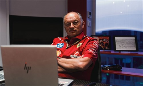 Ferrari, Vasseur: «Siamo cresciuti, ma serve tempo. Hamilton? Gli manca fiducia»