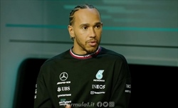 Hamilton attacca, la FIA risponde: Nostri steward professionali ed imparziali - FIA: 