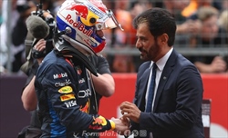 FIA: due pesi, due misure. E sorride sempre Verstappen...
