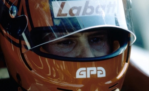 Follia Formula 1, il casco di Gilles Villeneuve venduto ad una cifra da capogiro - Follia Formula 1, il casco di Gilles Villeneuve venduto ad una cifra da capogiro