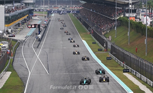 Formula 1, Sepang prepara il grande ritorno: spunta l'ipotesi della rotazione