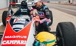 FOTO - 30 anni senza Ayrton: l'omaggio di Gasly è da brividi - FOTO - 30 anni senza Ayrton Senna: l'omaggio di Gasly a Imola
