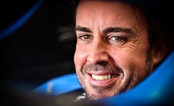 FOTO - Alonso omaggia Vettel: «Sarà emozionante e triste. Danke Seb». E gli dedica un casco - FOTO - Alonso omaggia Vettel: «Sarà emozionante e triste. Danke Seb». E gli dedica un casco