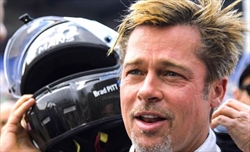 FOTO - Brad Pitt, possibile incidente sul set durante le riprese del film sulla F1