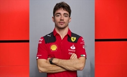 FOTO e VIDEO - Ferrari: Leclerc, Sainz e Vasseur presentano la nuova divisa. Tutte le immagini - FOTO e VIDEO - Ferrari: Leclerc, Sainz e Vasseur presentano la nuova divisa: tutte le immagini