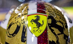 FOTO e VIDEO - Leclerc, casco «capolavoro» per il GP di Singapore: le immagini - FOTO e VIDEO - Leclerc, casco «capolavoro» per il GP di Singapore: le immagini