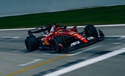FOTO - Ferrari in pista a Barcellona con Hamilton e Leclerc - FOTO - Ferrari in pista a Barcellona con Hamilton e Leclerc