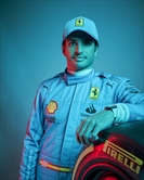 FOTO - Ferrari presenta le tute speciali per Miami, ma dov'è finito HP? - FOTO - Ferrari presenta le tute speciali per Miami ma dov'è finito HP?