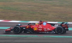 FOTO - Hamilton Day, il britannico debutta con la Ferrari: tutti gli scatti di una giornata storica - FOTO - Hamilton Day, il britannico debutta con la Ferrari: tutti gli scatti di una giornata storica