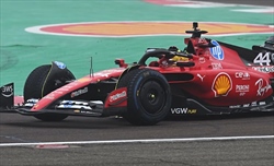 FOTO - Hamilton Day, il britannico debutta con la Ferrari: tutti gli scatti di una giornata storica - FOTO - Hamilton Day, il britannico debutta con la Ferrari: tutti gli scatti di una giornata storica