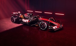 FOTO - L'Alpine si tinge di rosso per il GP del Belgio 