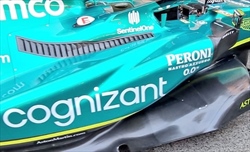 FOTO - L'Aston Martin mette le ali con una AMR22-B versione RB18