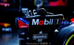 FOTO - La Red Bull svela la RB21 di Verstappen e Lawson - FOTO - La Red Bull svela la nuova RB21