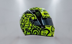 FOTO - Lando Norris presenta il suo casco per la stagione 2024 - FOTO - Lando Norris presenta il suo casco per la stagione 2024