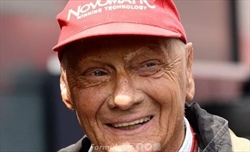 FOTO - Lauda, l'omaggio del mondo della F1 nel giorno del suo compleanno