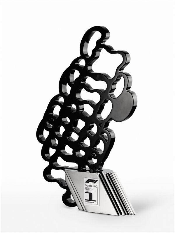 FOTO - Pirelli svela ''VROOOM'': ecco il trofeo del GP d''Italia 2024