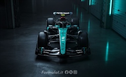 FOTO - Singapore, la Mercedes si veste di verde per omaggiare Petronas - FOTO - Singapore, la Mercedes si veste di verde per omaggiare Petronas