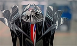 FOTO - Svelato il trofeo per il vincitore del GP di Gran Bretagna 2024 - FOTO - Svelato il trofeo del vincitore per il GP di Gran Bretagna 2024