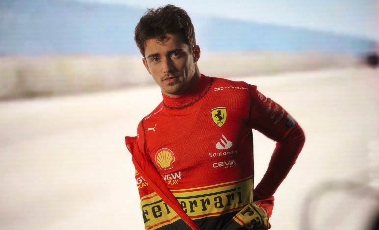 FOTO - UFFICIALE: Ferrari, presentata la tuta speciale per Monza