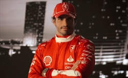FOTO - UFFICIALE - Svelate le tute speciali della Ferrari per il GP di Las Vegas  - FOTO - UFFICIALE - Svelate le tute speciali della Ferrari per il GP di Las Vegas 