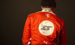 FOTO - UFFICIALE - Svelate le tute speciali della Ferrari per il GP di Las Vegas  - FOTO - UFFICIALE - Svelate le tute speciali della Ferrari per il GP di Las Vegas 
