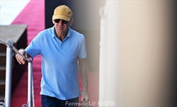 Futuro Newey in Ferrari? Intanto guida un'Aston Martin