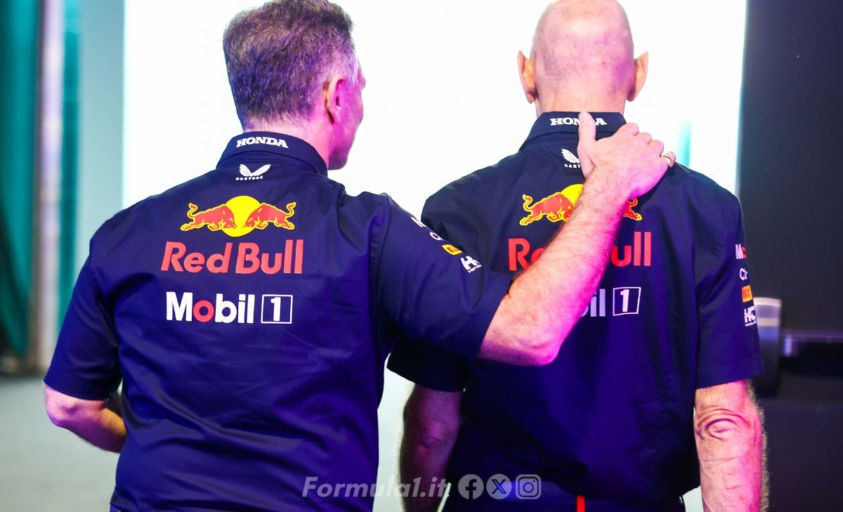 Giochi di potere in Aston Martin: Horner bussa, ma Newey chiude la porta