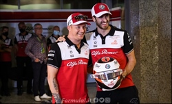 Giovinazzi regala il suo casco tributo a Raikkonen